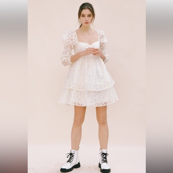 Storia White Daisy Puff Sleeve Mini Dress Size S - Picture 3 of 12